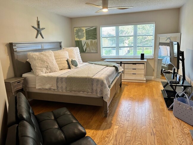 Building Photo - 274 Seabreeze Cir