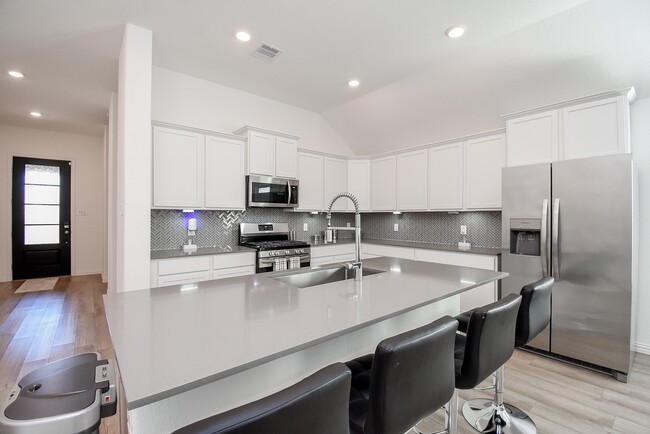 Building Photo - 31438 Vineyard Creek Dr