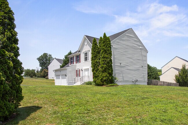 Building Photo - 4001 Mossy Bank Ln