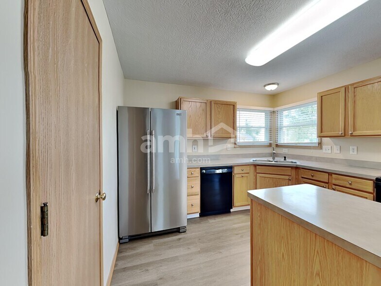 Building Photo - 100 Winesap St