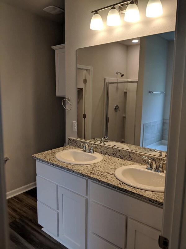 Building Photo - 8194 Fairlane Dr