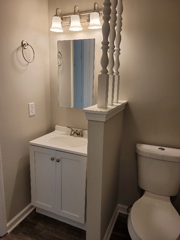 Building Photo - 8323 Roseborough Rd