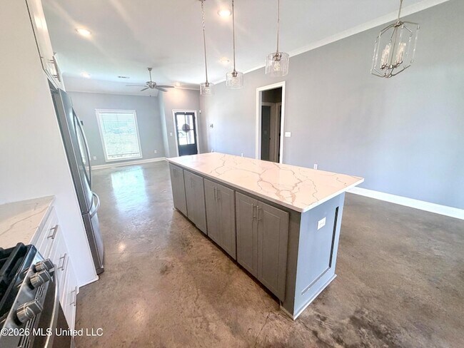 Building Photo - 531 Birchwood Blvd