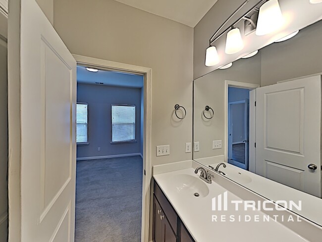 Building Photo - 409 Riverwood Ct