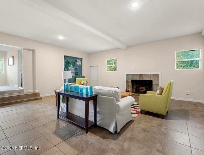 Building Photo - 2833 Emily Ln