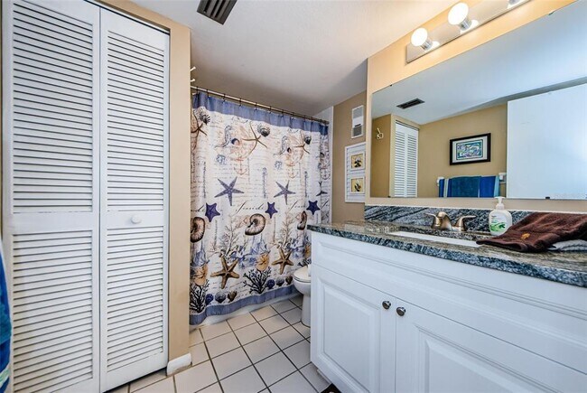 Building Photo - 6035 Sea Ranch Dr