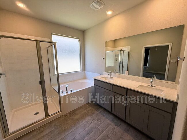 Building Photo - 10921 Rockchapel Dr