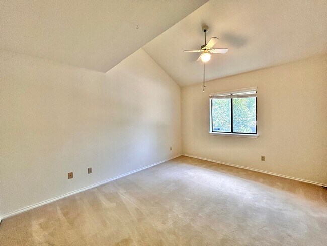 Building Photo - Stylish 2/BR 2/BA Home with Covered Balcon...