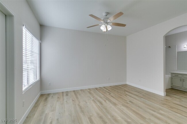 Building Photo - 5525 W Flamingo Rd