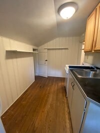 Building Photo - 1106f