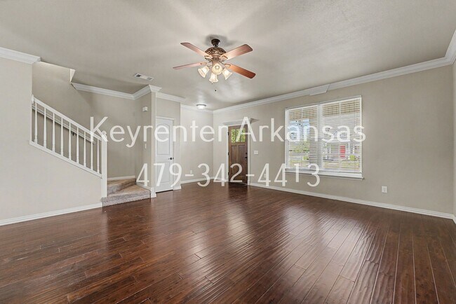 Building Photo - 592 N Longfellow Ln