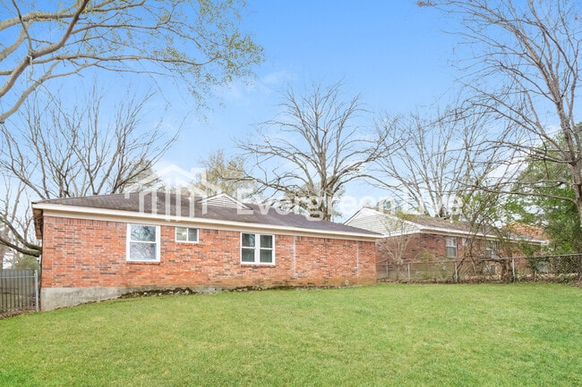 Building Photo - 3316 Sweet Springs Dr