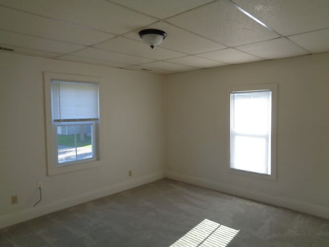 Building Photo - 424 E Prairie St