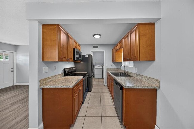 Building Photo - 5901 NW 42nd Terrace