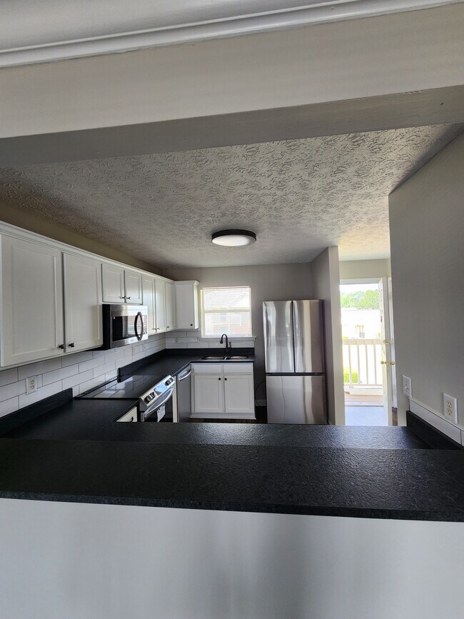 Building Photo - 100 Sheila Blvd