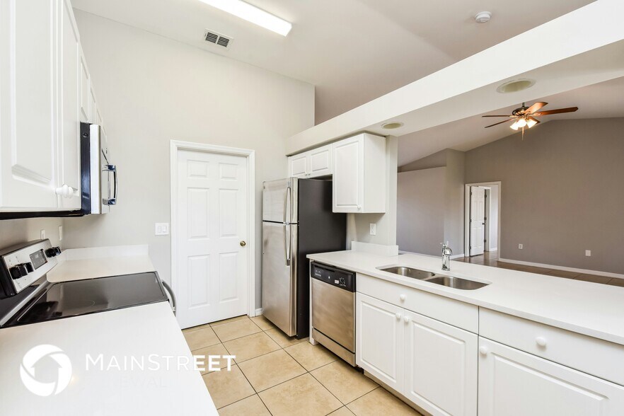 Building Photo - 3317 20th St W