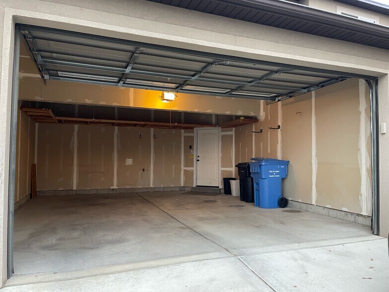Building Photo - 109 E 780 S