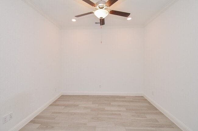 Building Photo - 6019 Verde Pl Ln