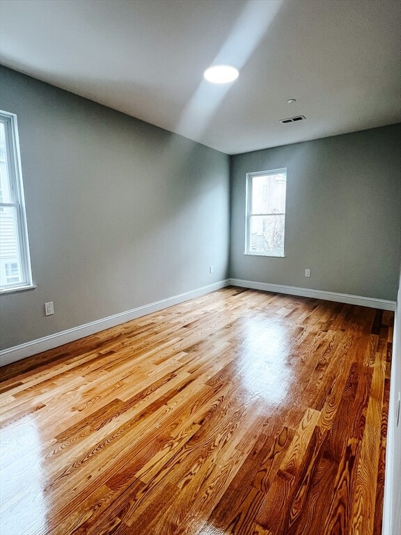 Building Photo - 595 Main St