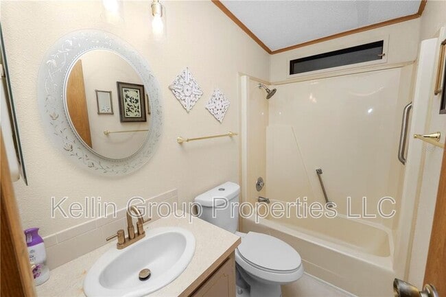 Building Photo - 1706 Fox Hill Dr