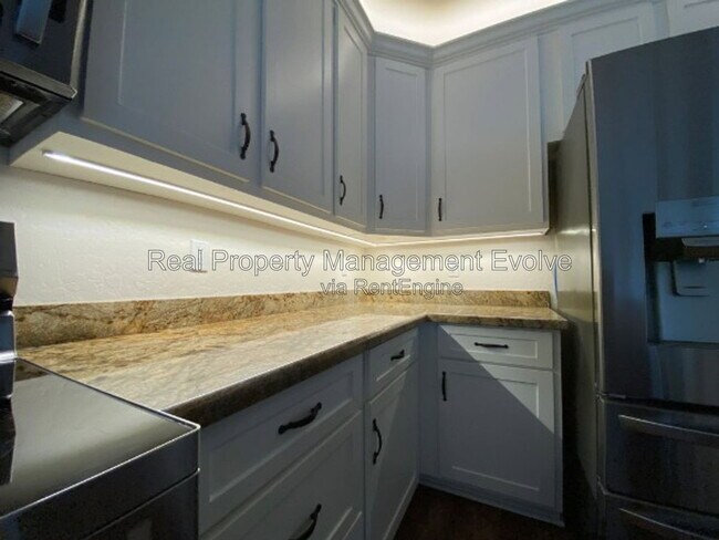 Building Photo - 1234 W Remington Dr