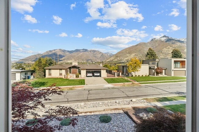 Building Photo - 8638 Mount Majestic Rd