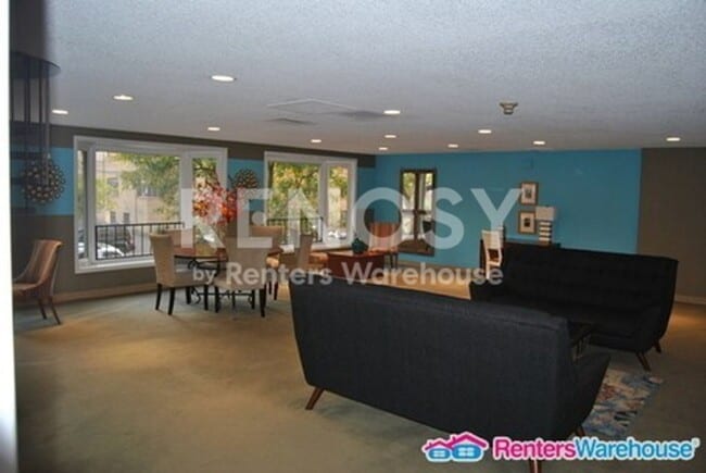 Building Photo - Beautiful 1 Bed 1 Bath in Capitol Hill (Water/sewer and Trash Utilities Included!)
