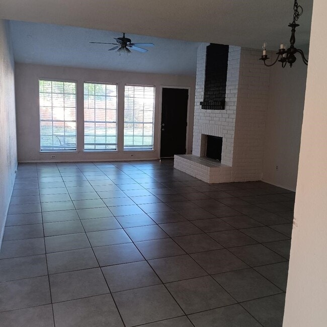 Building Photo - 9610 Wellsworth Dr