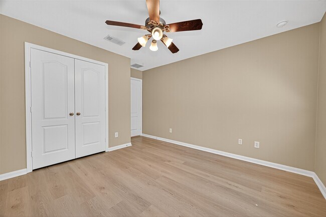 Building Photo - 21511 Venture Park Dr