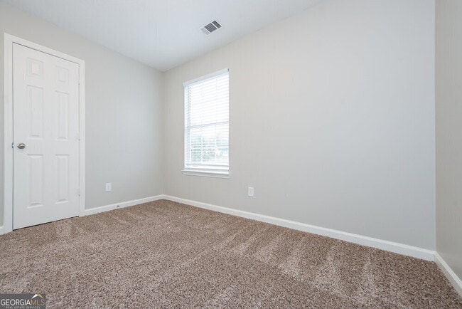 Building Photo - 338 Brookside Dr