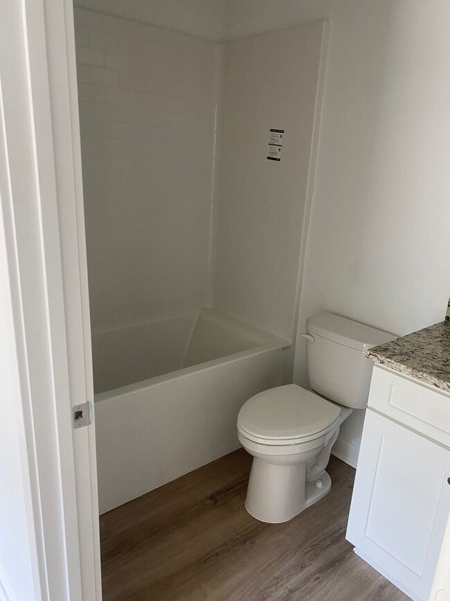 Building Photo - 3 Bedroom, 2 Bathroom home for rent