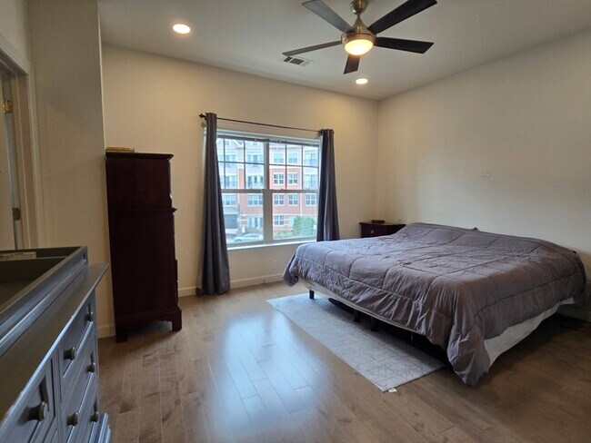 Building Photo - 2009 Symmes Cir