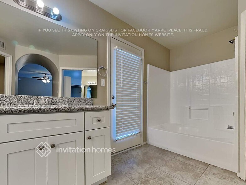 Building Photo - 4054 W La Junta Dr