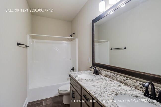 Building Photo - 856 Leeward Dr