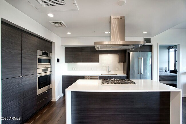 Building Photo - 200 W Portland St