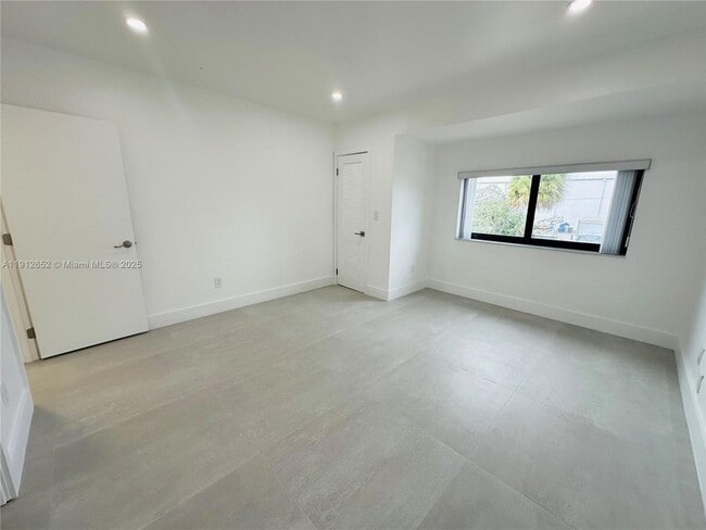 Building Photo - 7157 W 19th Ct