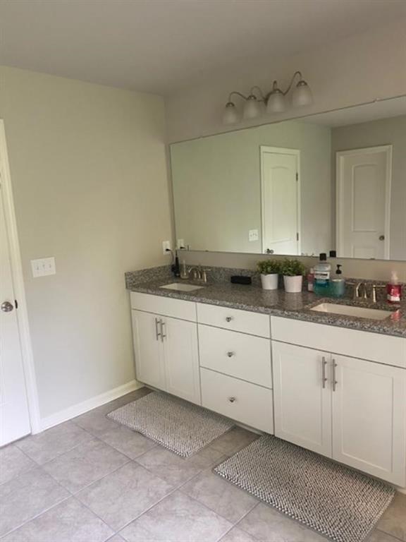 Building Photo - 1946 Hamilton Lake Pkwy