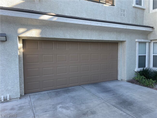 Building Photo - 10809 Garden Mist Dr