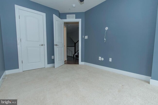 Building Photo - 408 Hendrix Ave