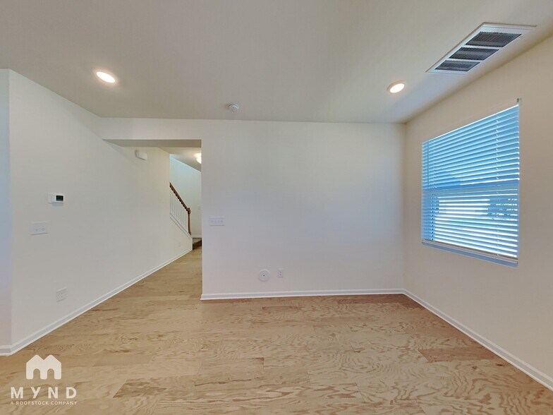 Building Photo - 1568 Banham Dr