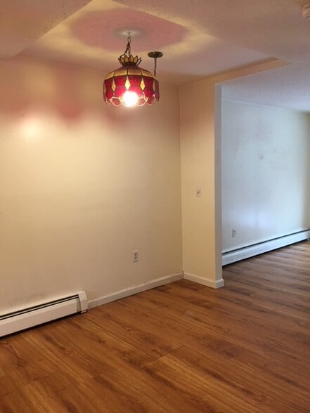 Building Photo - 30 Great Falls Dr