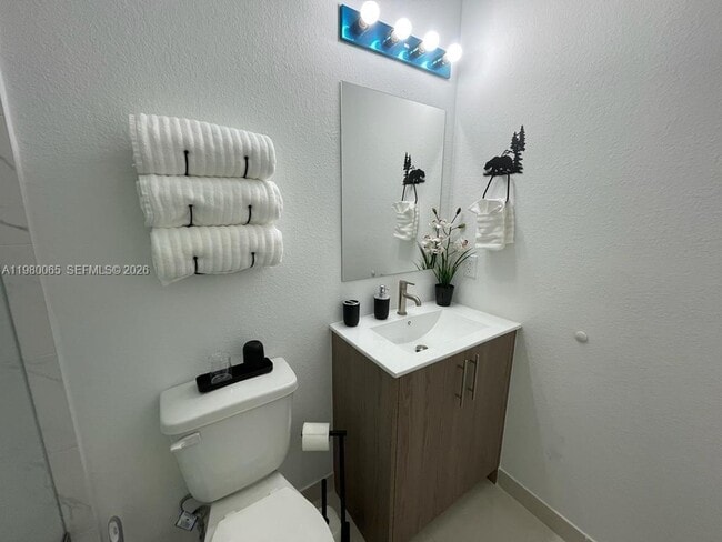 Building Photo - 302 NW 11th Ct