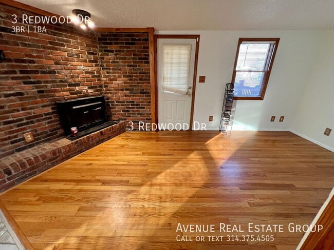 Building Photo - 3 Redwood Dr