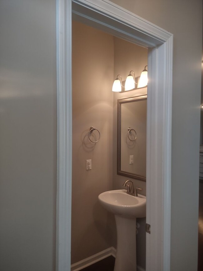 Building Photo - Spectacular Three Bedroom Home in Liberty Ridge!