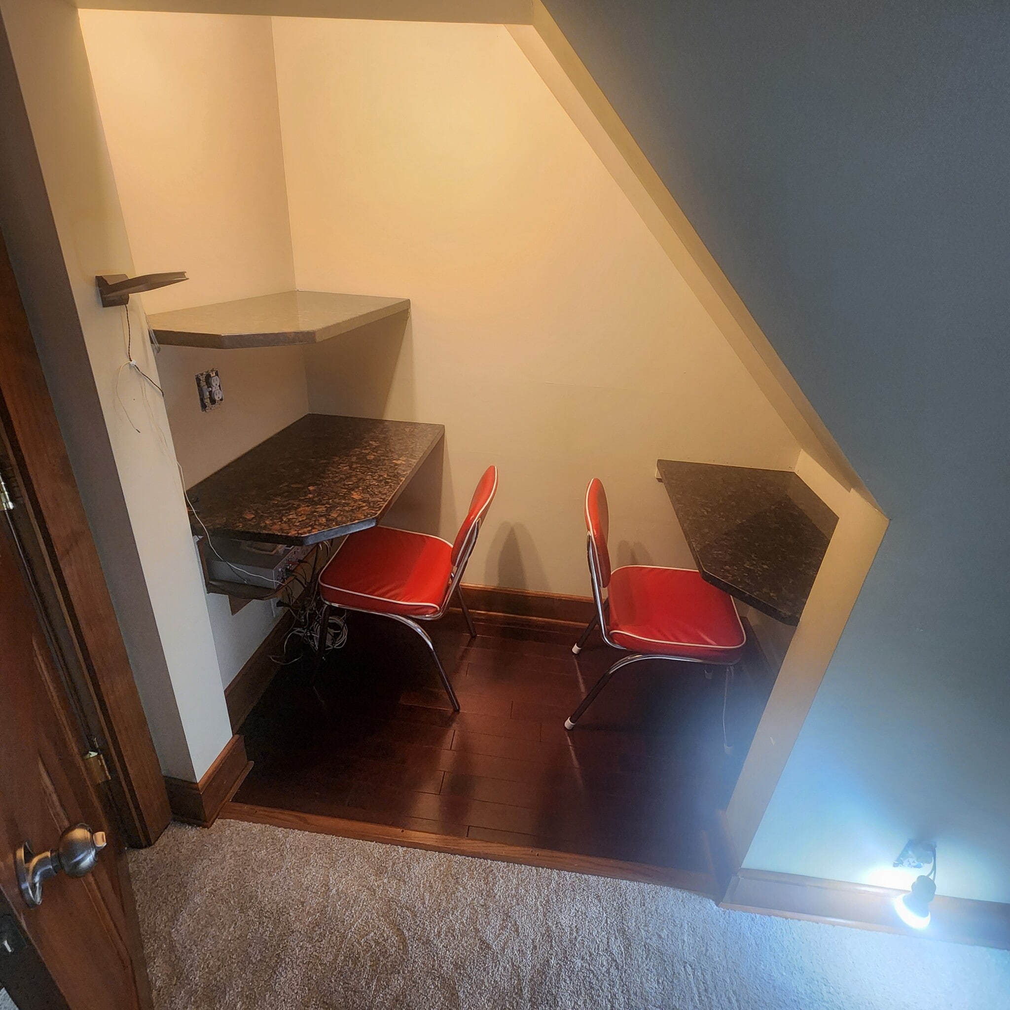 office space off master bedroom - 807 Starkweather Ave