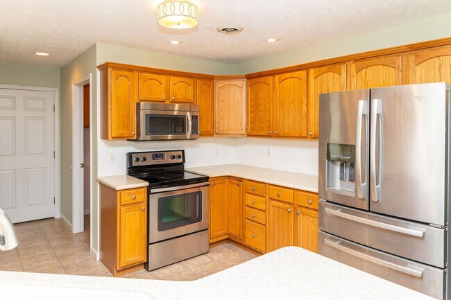 Building Photo - PET FRIENDLY!!!!!!