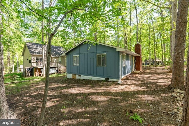 Building Photo - 303 Wilderness Dr