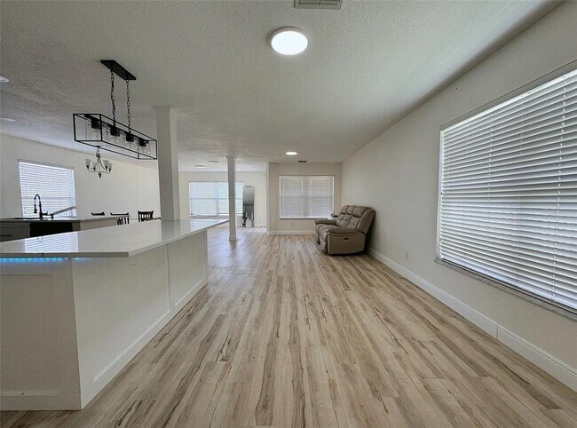 Building Photo - 15345 Harrowgate Way