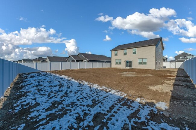 Building Photo - 5362 E Dorado Ave