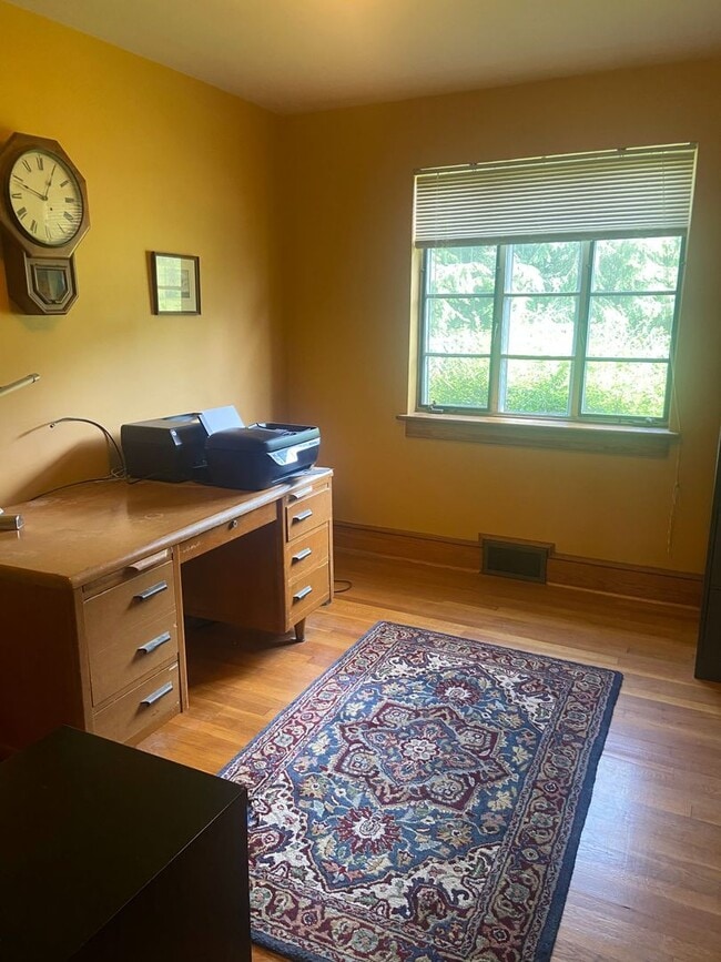 Building Photo - Beautiful 3 Bedroom / 2 Bathroom Home – Marion, VA – $1,600/Month